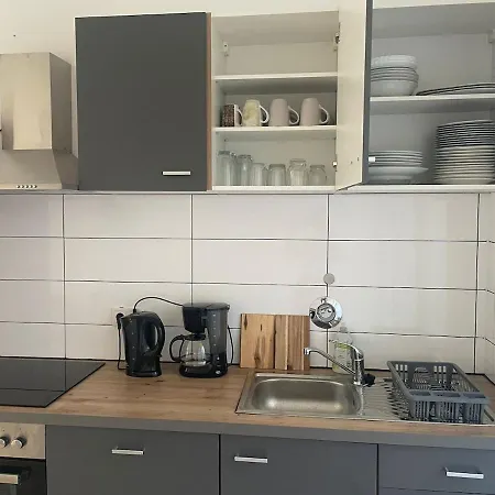 Monteurwohnung Mit Terrasse Und Zwei Baedern דירה *