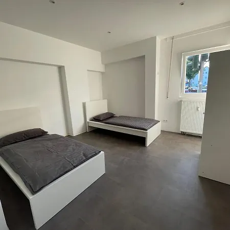 Monteurwohnung Mit Terrasse Und Zwei Baedern *